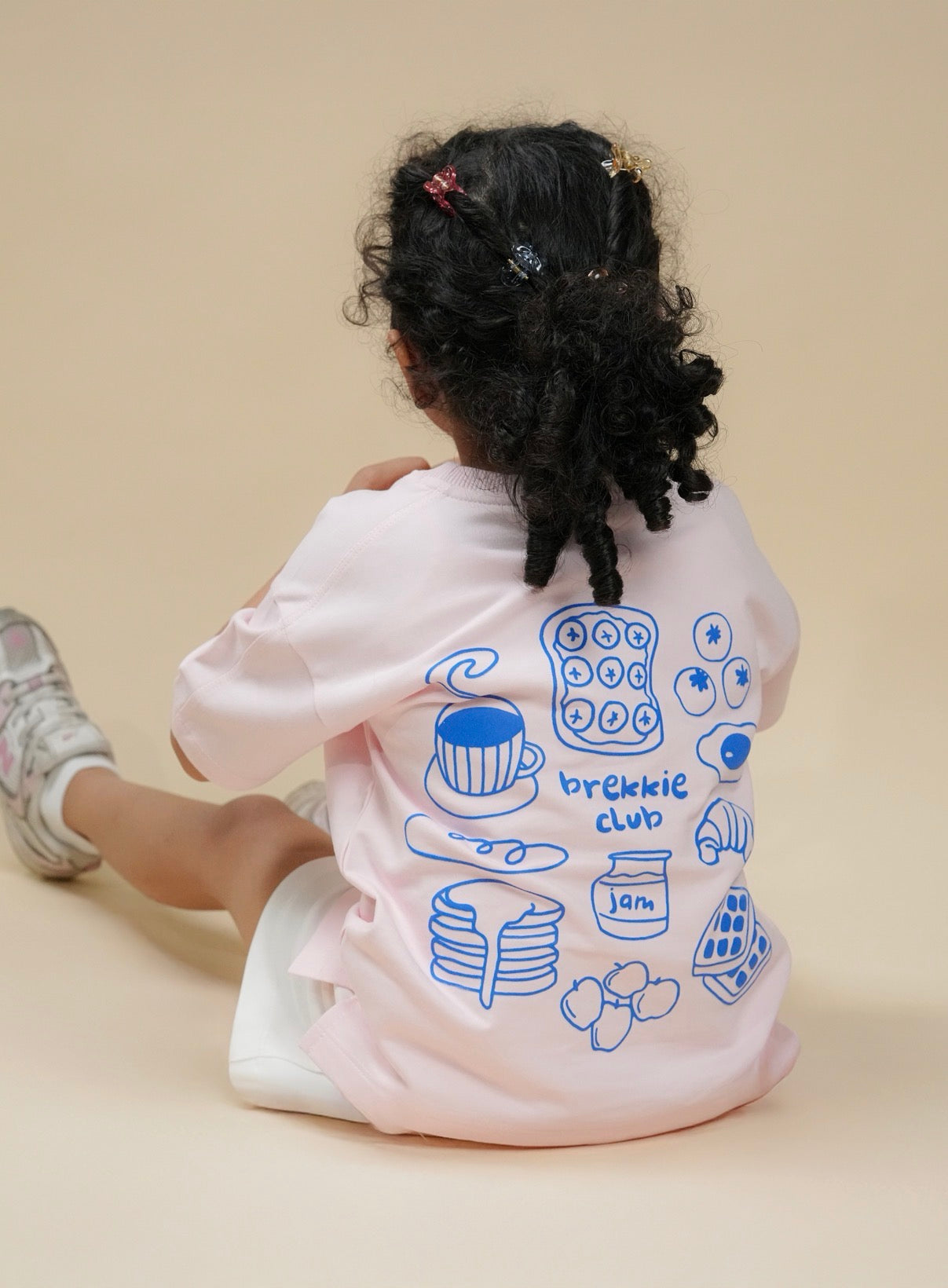 Brekkie Club Tee